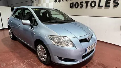 Usado Toyota Auris Luna 90 CV (66 kW) 2007 Gris Berlina