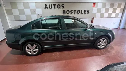 Azul Usado 2005 Skoda Superb Comfort Berlina | 3495 €