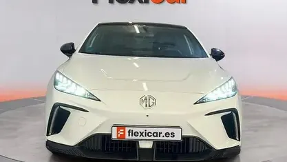 Käytetty MG MG4 EV Comfort 150 kW (204 HP) 2023 Valkoinen Viistoperä