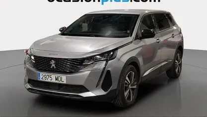 Usado Peugeot 5008 Allure 131 CV (96 kW) 2023 Gris SUV