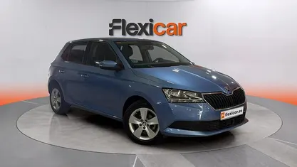 Usado Skoda Fabia Ambition 95 CV (69 kW) 2019 Azul Berlina