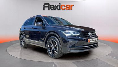 Begagnad VW Tiguan Life 150 HK (110 kW) 2021 Svart SUV