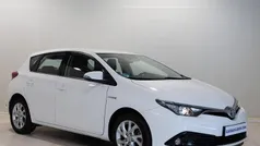 Blanco Usado 2017 Toyota Auris Hybrid Active Berlina | 14.995 € (Precio justo)