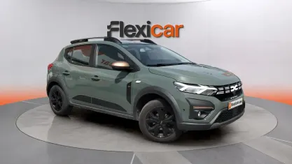Usado Dacia Sandero Essentiel 101 CV (74 kW) 2024 Verde Berlina