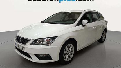 Begagnad Seat Leon Style 130 HK (95 kW) 2019 Vit Minibuss