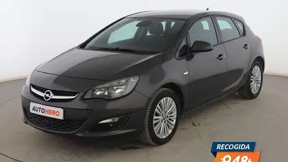 Usado Opel Astra Selective 110 CV (80 kW) 2015 Gris Utilitario