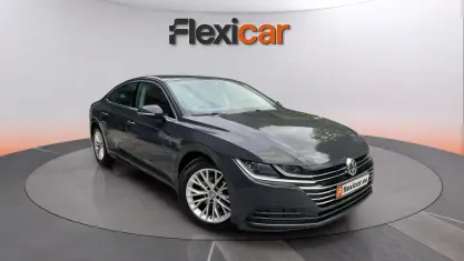Usado VW Arteon 150 CV (110 kW) 2018 Gris Coupe