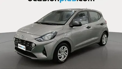 Usado Hyundai i10 67 CV (49 kW) 2022 Gris plata Utilitario