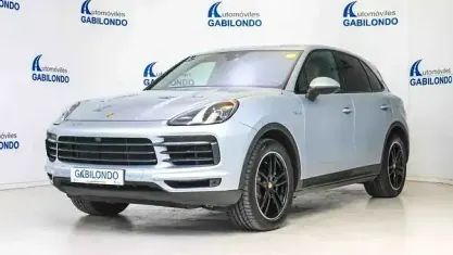 Usado Porsche Cayenne 462 CV (339 kW) 2021 Gris / plata SUV