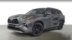 Gris / plata Usado 2023 Toyota Highlander Advance SUV | 59.890 € (Precio justo)