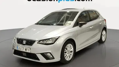 Usado Seat Ibiza FR 110 CV (80 kW) 2023 Gris plata Utilitario