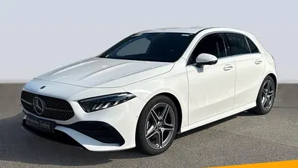 Blanco Usado 2024 Mercedes A180 AMG line Berlina | 32.900 € (Precio justo)