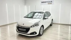 Blanco Usado 2018 Peugeot 208 Signature Sky Utilitario | 10.595 € (Precio justo)