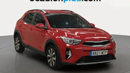 Usado Kia Stonic 79 CV (58 kW) 2024 Rojo SUV