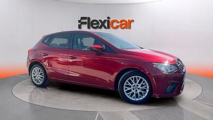 Używany Seat Ibiza Reference 95 KM (69 kW) 2017 Czerwony Sedan/Limuzyna