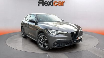 Käytetty Alfa Romeo Stelvio Sprint 160 HP (117 kW) 2022 Harmaa Katumaasturi