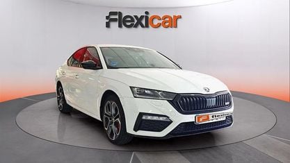 Occasion Skoda Octavia RS 245 PK (180 kW) 2021 Wit Hatchback