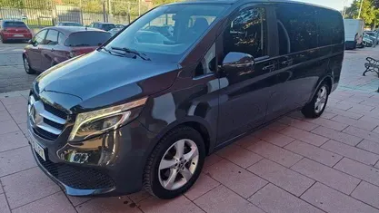 Usado Mercedes V220 Avantgarde 163 CV (119 kW) 2021 Negro Monovolumen
