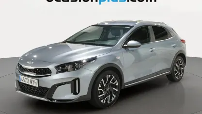 Usado Kia XCeed 101 CV (74 kW) 2025 Gris plata SUV