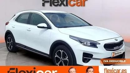 Usado Kia XCeed 136 HP (100 kW) 2021 Branco SUV