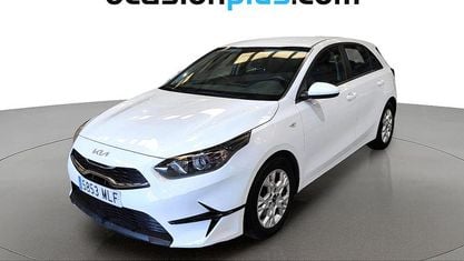 Usado Kia Ceed 136 CV (100 kW) 2023 Blanco Utilitario
