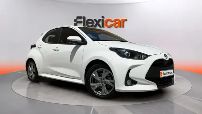 Usado Toyota Yaris Hybrid Active 116 CV (85 kW) 2025 Blanco Berlina