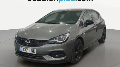 Usado Opel Astra Ultimate 145 CV (106 kW) 2021 Gris Utilitario