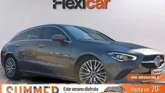 Gris / plata Usado 2019 Mercedes CLA200 Shooting Brake Familiar | 25.990 € (Buen precio)