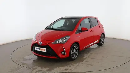 Usado Toyota Yaris Hybrid Advance 101 CV (74 kW) 2017 Rojo Berlina