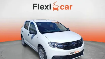 Usado Dacia Sandero Essentiel 73 CV (53 kW) 2019 Blanco Utilitario