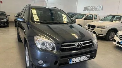 Usado Toyota RAV4 Sol 136 CV (100 kW) 2008 Gris / plata SUV