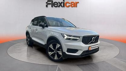 Käytetty Volvo XC40 R-Design 262 HP (192 kW) 2021 Valkoinen Katumaasturi