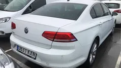 Blanco Usado 2019 VW Passat Advance Berlina | 20.490 € (Caro)