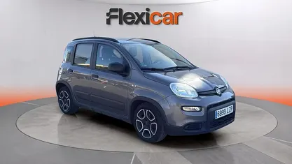 Usado Fiat Panda 71 CV (52 kW) 2022 Gris Utilitario
