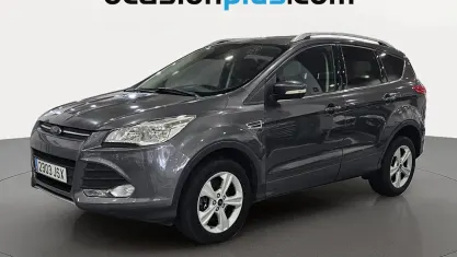 Usado Ford Kuga Trend 120 CV (88 kW) 2016 Gris SUV