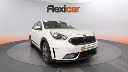 Begagnad Kia Niro 141 HK (103 kW) 2017 Vit SUV