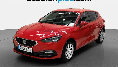 Usado Seat Leon Style 131 CV (96 kW) 2022 Rojo Utilitario