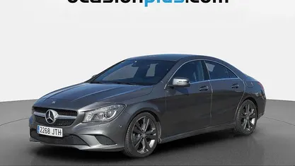 Usado Mercedes CLA180 Urban 122 CV (89 kW) 2015 Gris Berlina