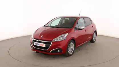 Usado Peugeot 208 Style 82 CV (60 kW) 2017 Rojo Utilitario