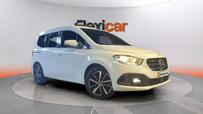 Usado Mercedes T180 116 CV (85 kW) 2023 Blanco Monovolumen