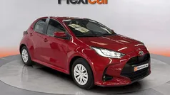 Usado 2023 Toyota Yaris Hybrid Active Berlina | 17.490 € (Super precio)