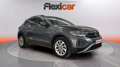 Usado VW T-Roc Life 150 CV (110 kW) 2023 Gris SUV