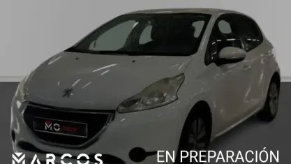 Usado Peugeot 208 Access 82 CV (60 kW) 2013 Utilitario