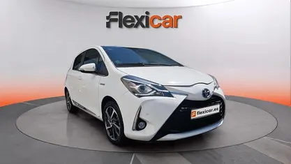 Usado Toyota Yaris Hybrid Active 100 CV (73 kW) 2018 Berlina