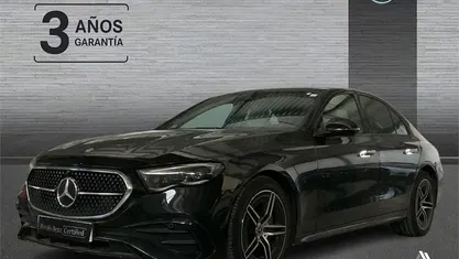 Usado 2025 Mercedes E220 AMG line Berlina | 61.990 € (Precio justo)