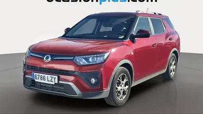 Usado Ssangyong (KGM) Tivoli 163 CV (119 kW) 2022 Rojo SUV
