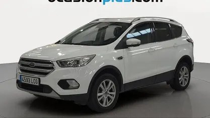 Usado Ford Kuga Trend+ 120 HP (88 kW) 2019 Branco SUV