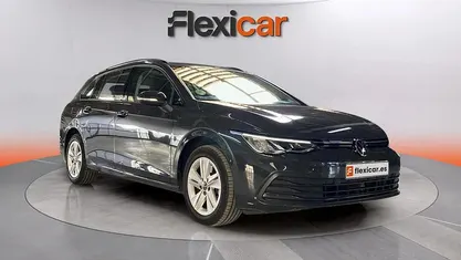 Usado VW Golf VIII 116 CV (85 kW) 2021 Gris Familiar