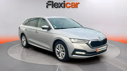 Usado Skoda Octavia Ambition 150 CV (110 kW) 2022 Gris Utilitario