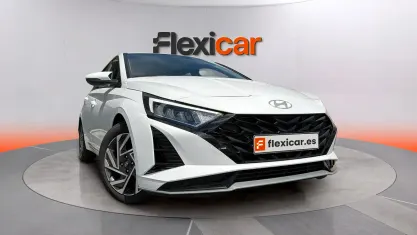 Usado Hyundai i20 101 CV (74 kW) 2024 Blanco Utilitario